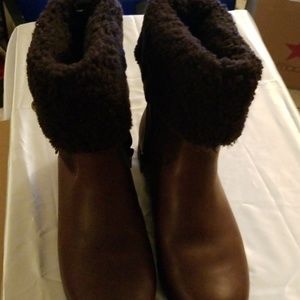 Ugg water resistant short boot